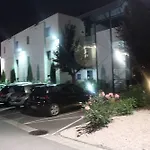 The Originals Access, Innostar Szálloda