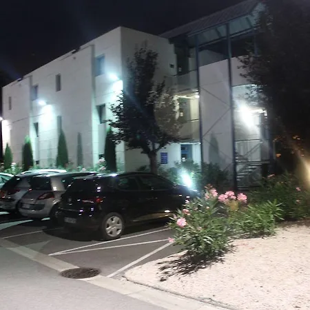 The Originals Access, Innostar Szálloda
